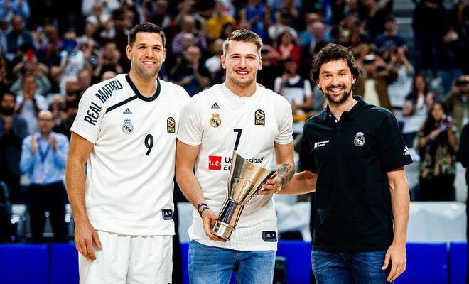 右脚低平球 右脚低平球